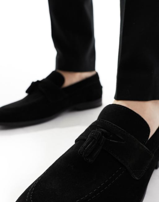 River Island suede tassel loafers in black, 3 of 4
