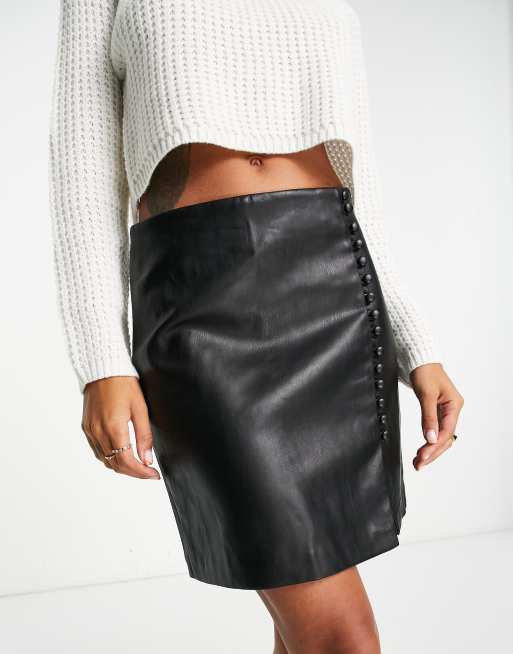 River Island – Svart minikjol i läderimitation med slits och knäppning, 3 av 4