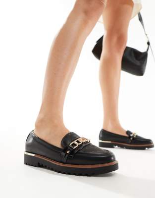 River Island – Svart, quiltade loafers med kedja - view 1