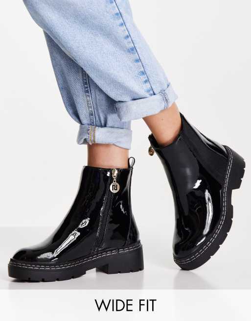 River Island – Svarta lackade chelseaboots med grov sula och bred passform