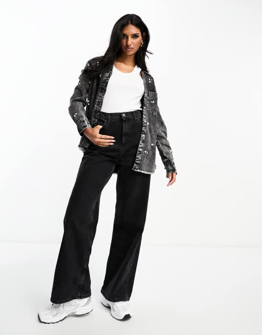 River Island – Svarttvättad jeansskjorta med pärlutsmyckning, 2 av 4