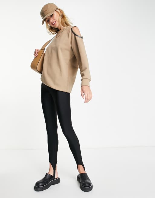 River Island - Sweatshirt met blote schouders en rand met versiering in beige, 2 van 4