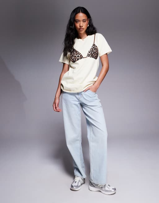 River Island - T-shirt color crema con stampa di bikini leopardato, 4 di 4