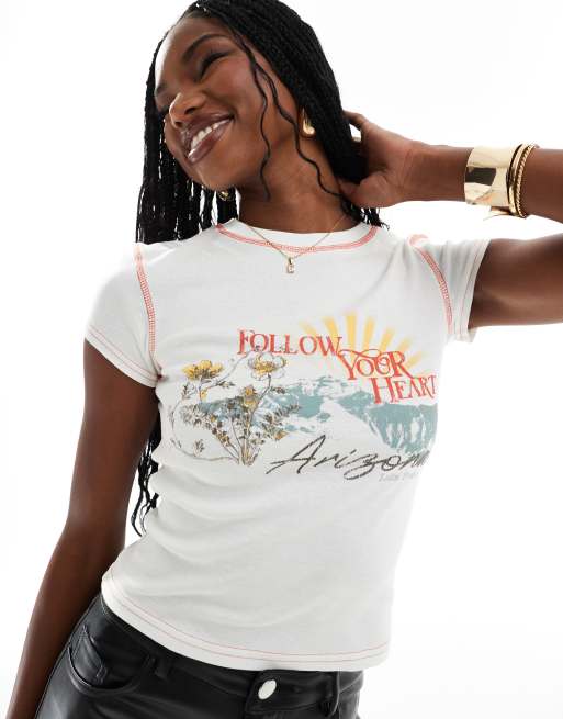 River Island - T-shirt corta color crema con stampa Arizona