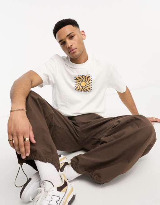 River Island – T-Shirt in Ecru mit „Rays“-Print