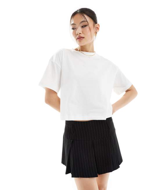 River Island – T-Shirt in Weiß mit kurzem, kastigem Schnitt