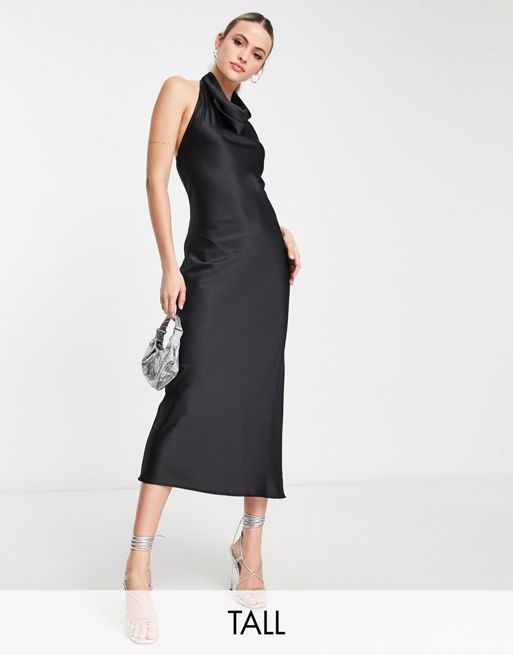 River Island Tall – Czarna sukienka na ramiączkach z dekoltem typu halter i łańcuszkiem