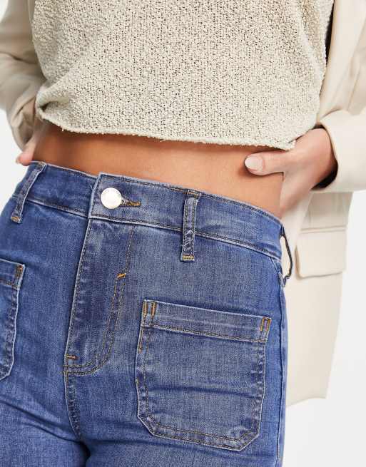 River Island Tall – Mellanblå flared jeans med fickor framtill, 3 av 4