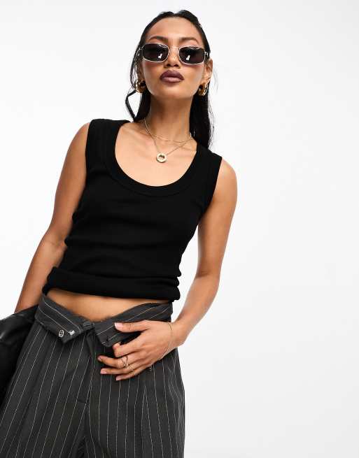 River Island – Tanktop in Schwarz mit U-Ausschnitt