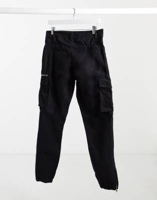 river island tapered cargo trousers in black