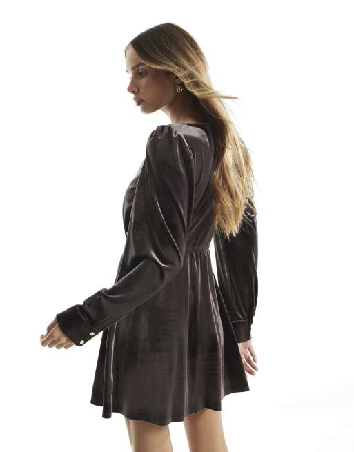River Island Tie front velvet mini dress in brown, 3 of 3