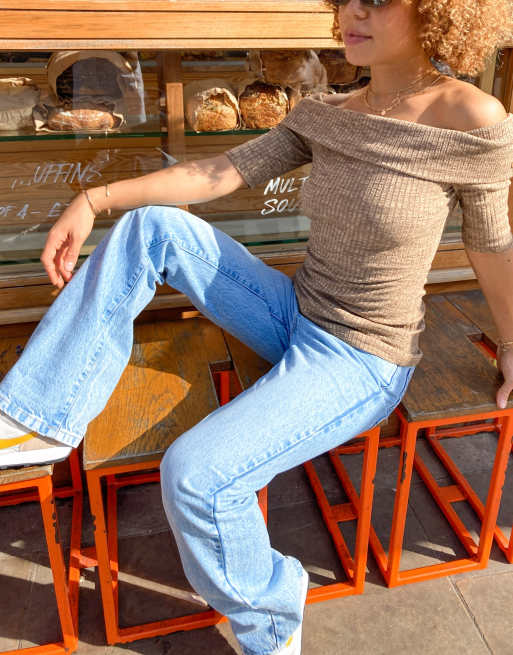 River Island - Top a maniche lunghe beige con scollo alla Bardot e bottoni
