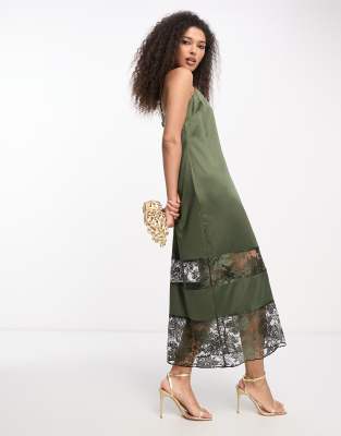 River Island - Trägerkleid in Khaki mit Spitzendetail-Grün