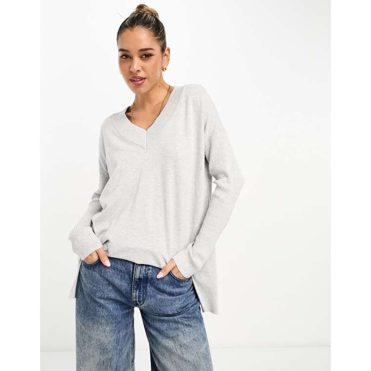 River Island v-neck fine knit jumper in grey | ASOS