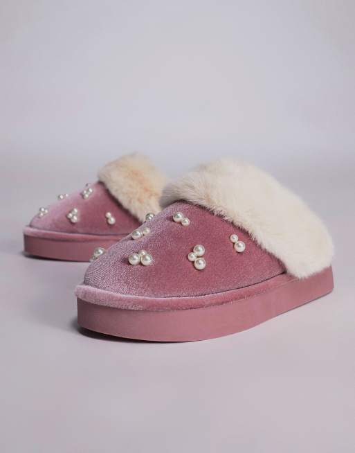 River Island velvet faux fur lined slippers in light pink, 2 of 4