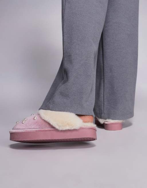River Island velvet faux fur lined slippers in light pink, 4 of 4