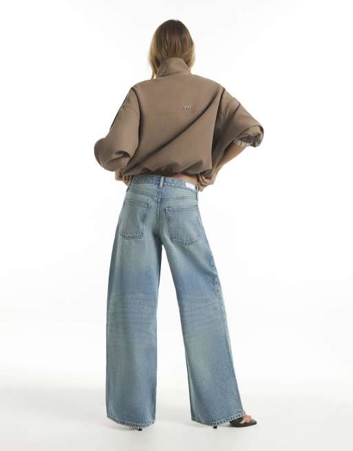 River Island Washed asymmetric fly barrel leg jeans in medium blue , 4 of 4
