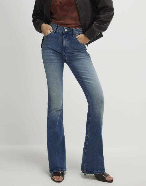 River Island Washed sculpt flare jeans in medium blue, 3 of 4