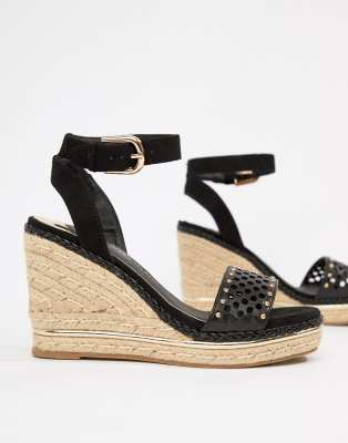 river island black wedges