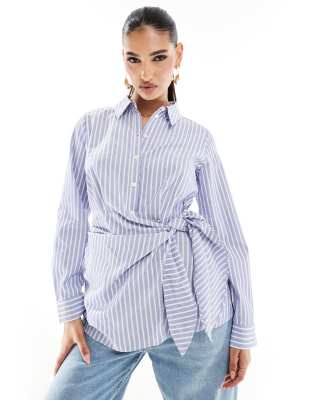 River Island - Wickel-Hemdbluse aus Popeline in gestreiftem Blau