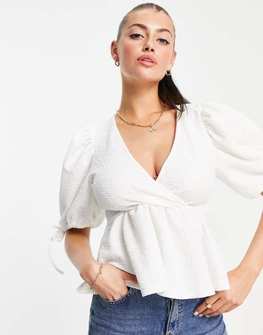River Island – Wickeloberteil mit Puffärmeln in Weiß
