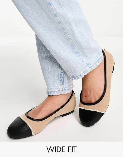 River Island Wide Fit - Ballerines ornées de perles - Beige