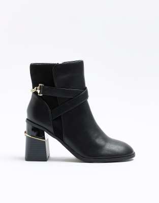 River Island Wide Fit - Stiefel in Schwarz mit Blockabsatz, weite Passform