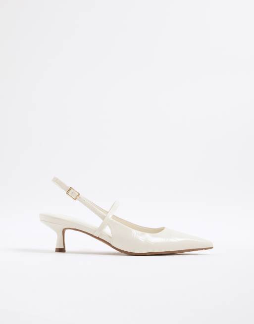 River Island Wide fit strappy slingback court heels in cream, 2 of 4