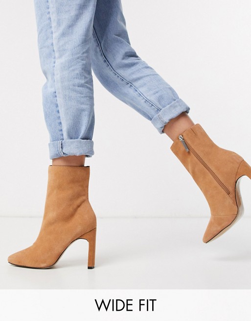 River Island Wide Fit suede heeled boot in tan