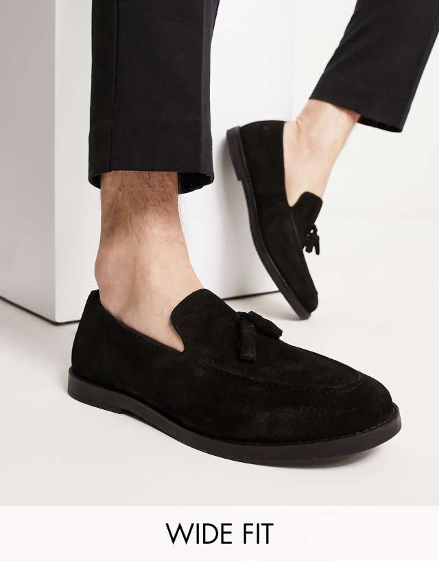 River Island wide fit tassle loafer in black