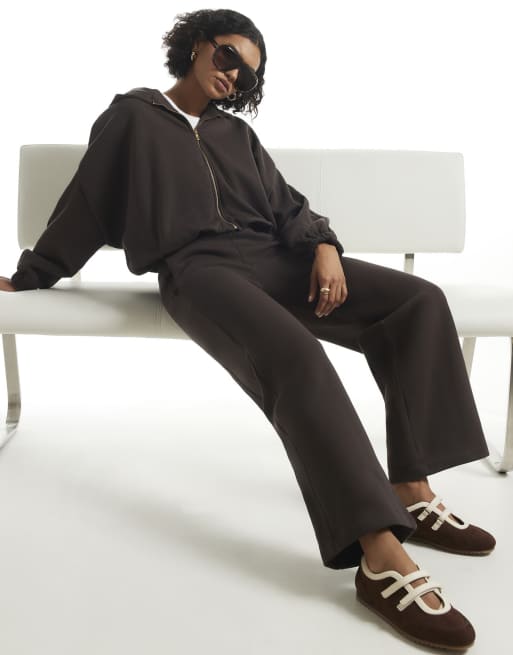 River Island Wide leg seamed trackies in brown, 2 of 4