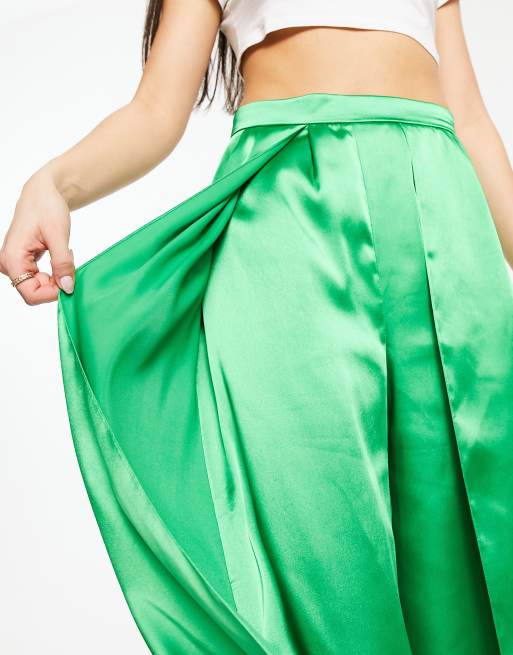 Only high waisted wide leg pants in bright green (part of a set)