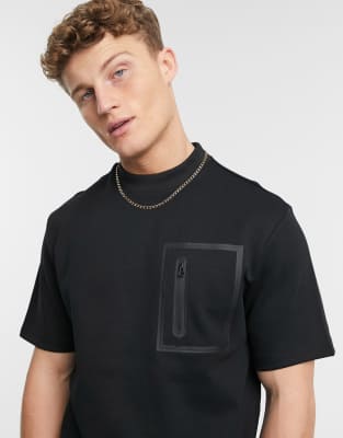 t shirt with zip pocket