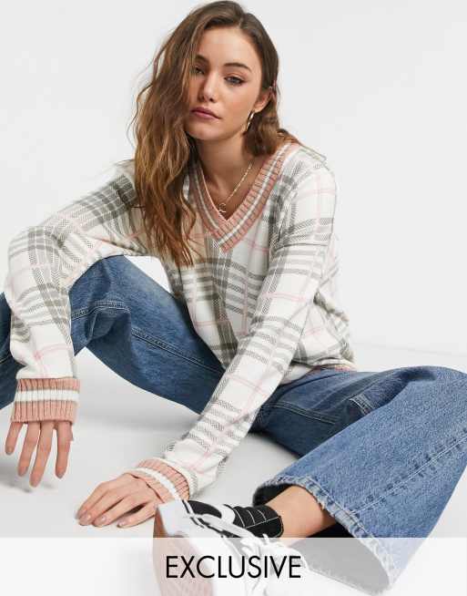 Rokoko oversized v-neck sweater in plaid knit