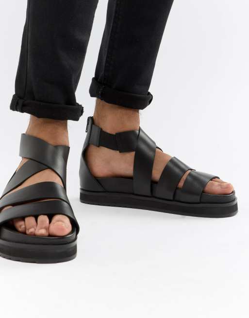 Romerske sandaler i sort læder med chunky sål fra ASOS DESIGN