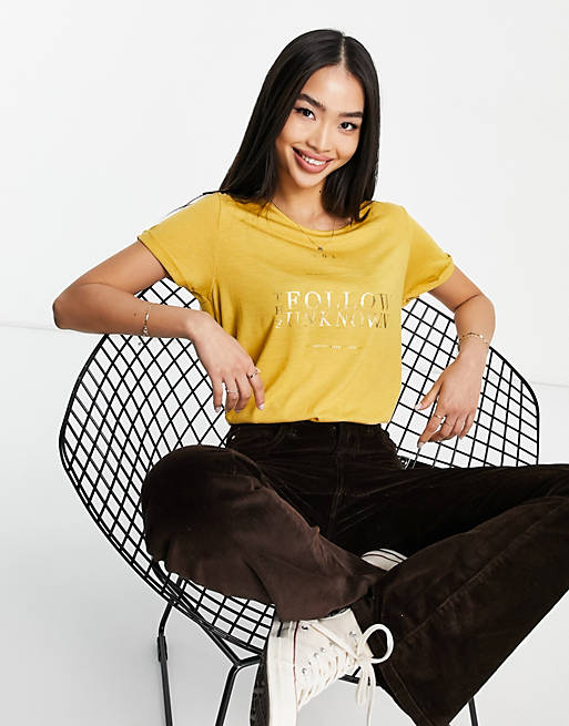 Roxy Call It Dreaming t-shirt in yellow