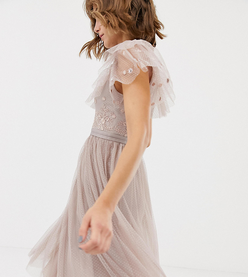 фото Розоватое короткое приталенное платье с вышивкой и лифом из тюля needle & thread-розовый
