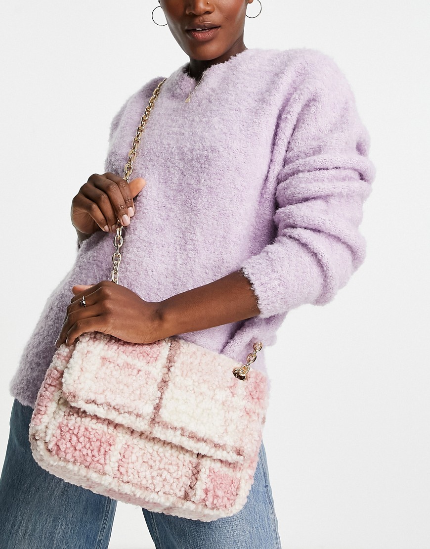 фото Розовая плюшевая сумка в клетку через плечо с клапаном my accessories london-розовый цвет