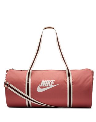 фото Розовая спортивная сумка nike-розовый