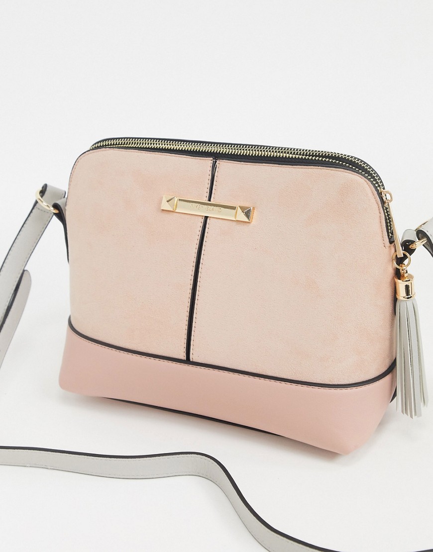 Розовая замшевая сумка через плечо с декоративной кисточкой River Island-Розовый