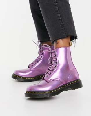 фото Розовые классические ботильоны dr martens vegan 1460-розовый цвет