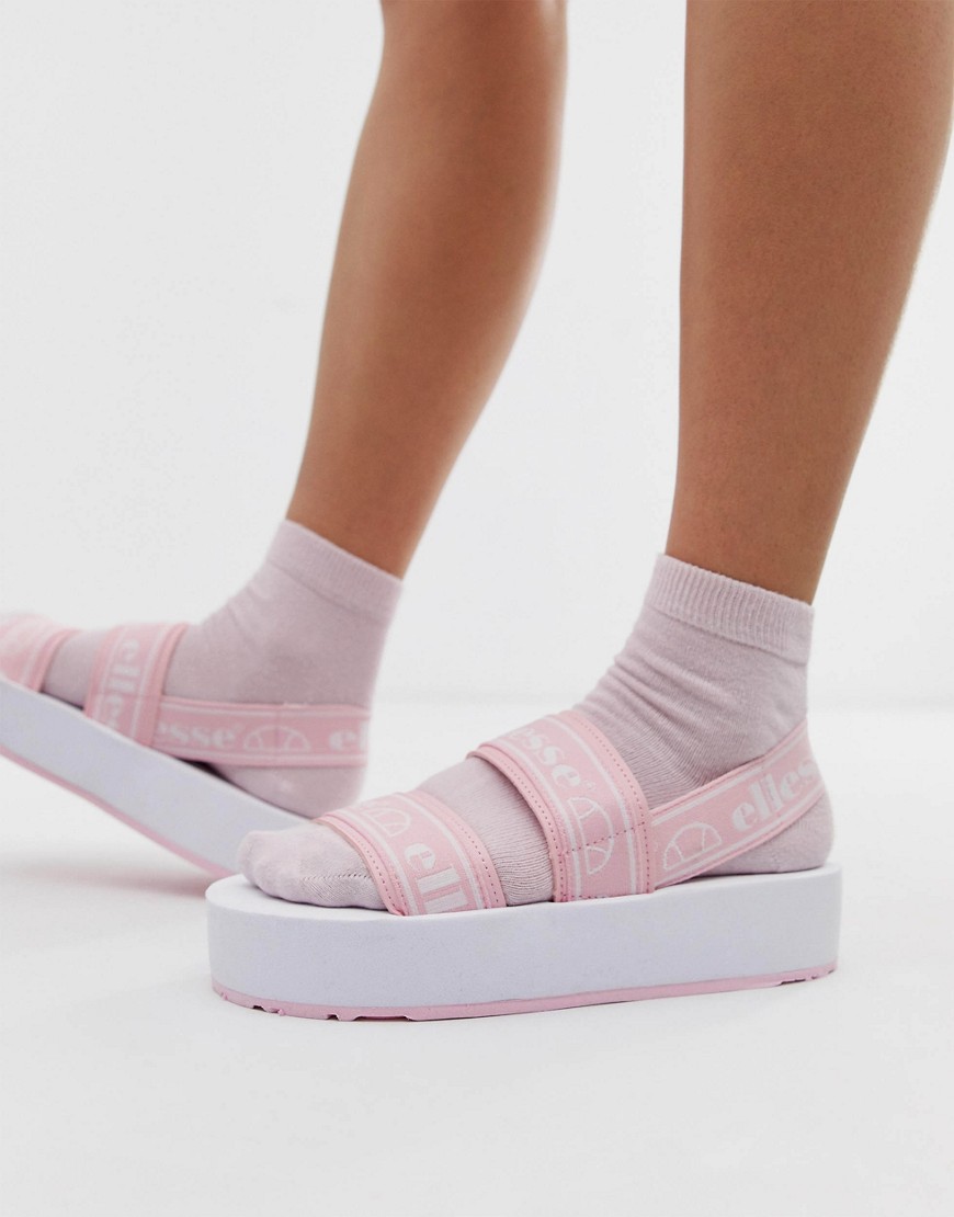 фото Розовые сандалии на плоской платформе с ремешками и логотипом ellesse - giglio-розовый