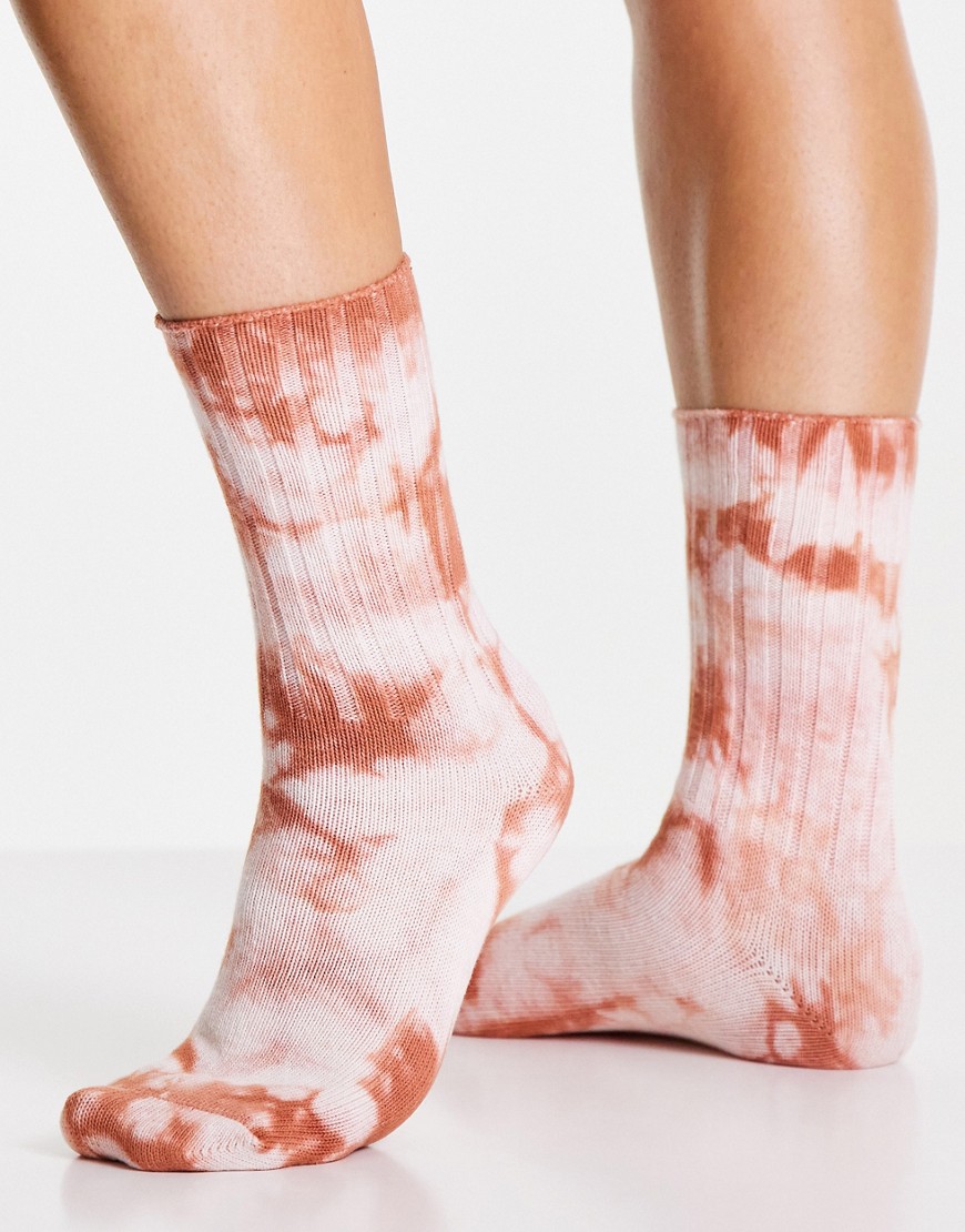 фото Розовые свободные носки с принтом тай дай topshop-розовый цвет