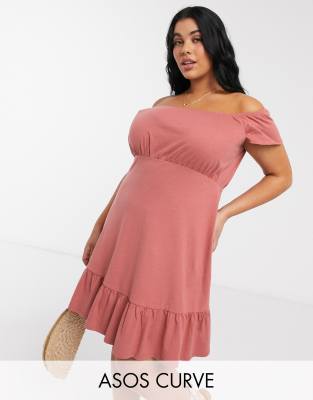 фото Розовый сарафан мини с открытыми плечами и баской asos design curve asos curve