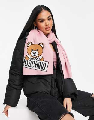 фото Розовый шарф с плюшевым мишкой и логотипом moschino-розовый цвет