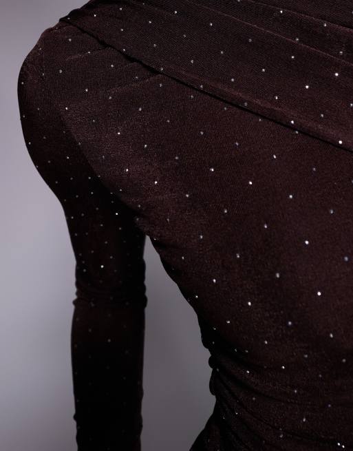 Ruched & Ready - Hoogsluitende mini-jurk met uitneembare schoudervullingen, aansluitende pasvorm, gedrapeerde voorkant en siersteentjes in chocoladebruin, 4 van 4