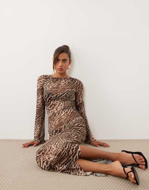 Ruched & Ready - Robe longue en tulle à manches longues évasées - Imprimé léopard - view 1