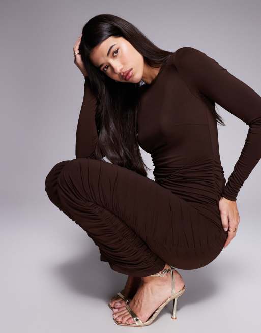 Ruched & Ready - Robe longue moulante et sculptante à détail froncé - Chocolat, 4 de 4