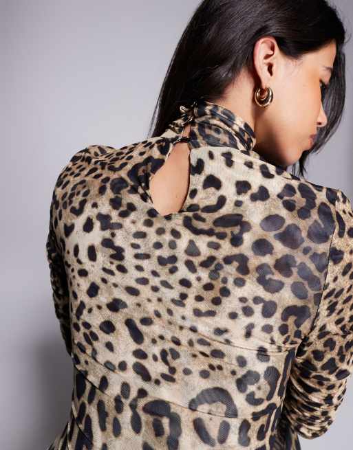 Ruched & Ready - Too Good - Højhalset formgivende bodycon-maxikjole i mesh med leopardprint, 4 af 4