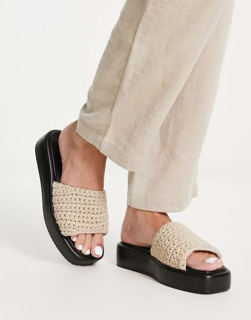 Woven flatforms store